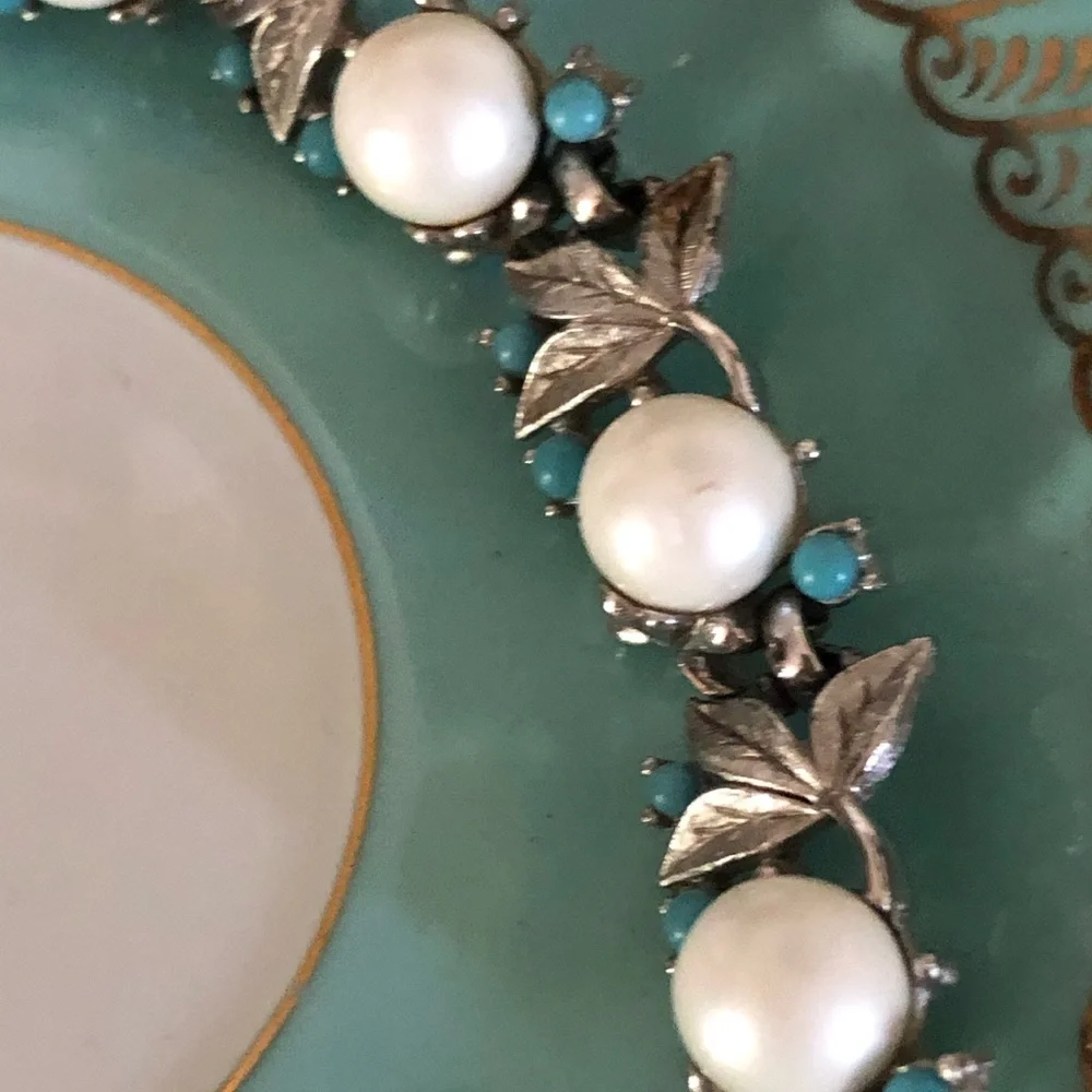 Vintage SARAH COV Pearl Leaf Turquoise Bracelet